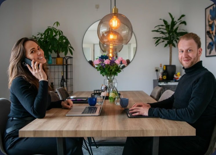 Christiaan Sharobim en Tabitha Lemon samen aan het werk
